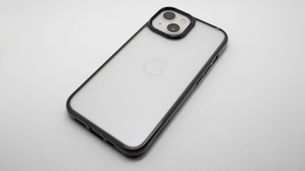 ブラックもいいけど、ホワイトのiPhoneにはパープルが良さそう